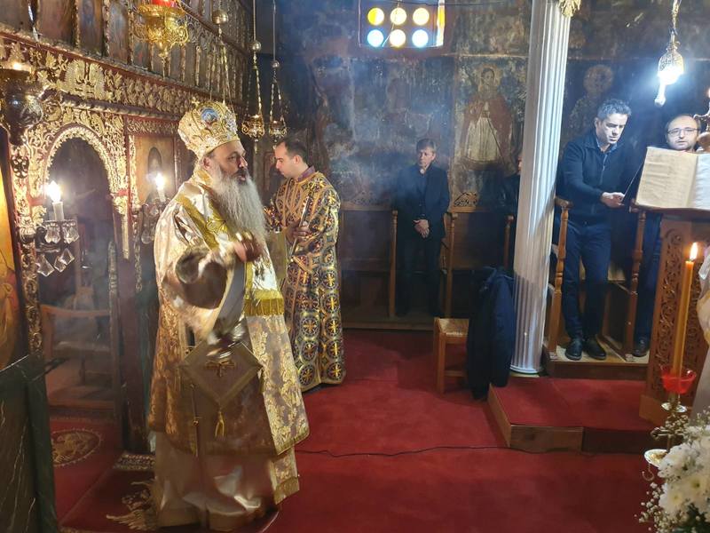 Αρχιερατική Θεία Λειτουργία στο χωριό της αγίας Παρασκευής Καλαμπάκας