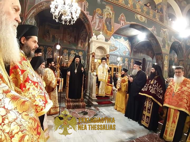 Πλήθος πιστών στα Τρίκαλα για την Εορτή του Αγίου Νικολάου