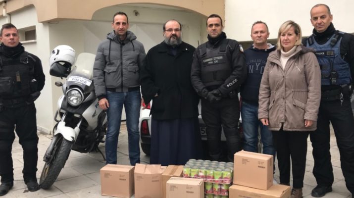 Προσφορά Τροφίμων Από Την Ένωση Αστυνομικών Λαρίσης Στα Συσσίτια Της Ιεράς Μητροπόλεως Λαρίσης και Τυρνάβου