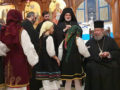 &Alpha;&Mu;&Epsilon;&Rho;&Iota;&Kappa;&Eta;&Sigma; &Pi;&Rho;&Omicron;&Sigma; &Kappa;&Upsilon;&Pi;&Rho;&Omicron;&Upsilon;: &laquo;&Beta;ά&lambda;&alpha;&mu;&epsilon; ό&lambda;&omicron;&iota; &tau;&alpha; &kappa;&alpha;&lambda;ύ&tau;&epsilon;&rho;ά &mu;&alpha;&sigmaf; &gamma;&iota;&alpha; &nu;&alpha; &upsilon;&pi;&omicron;&delta;&epsilon;&chi;&theta;&omicron;ύ&nu;&epsilon;&raquo;
