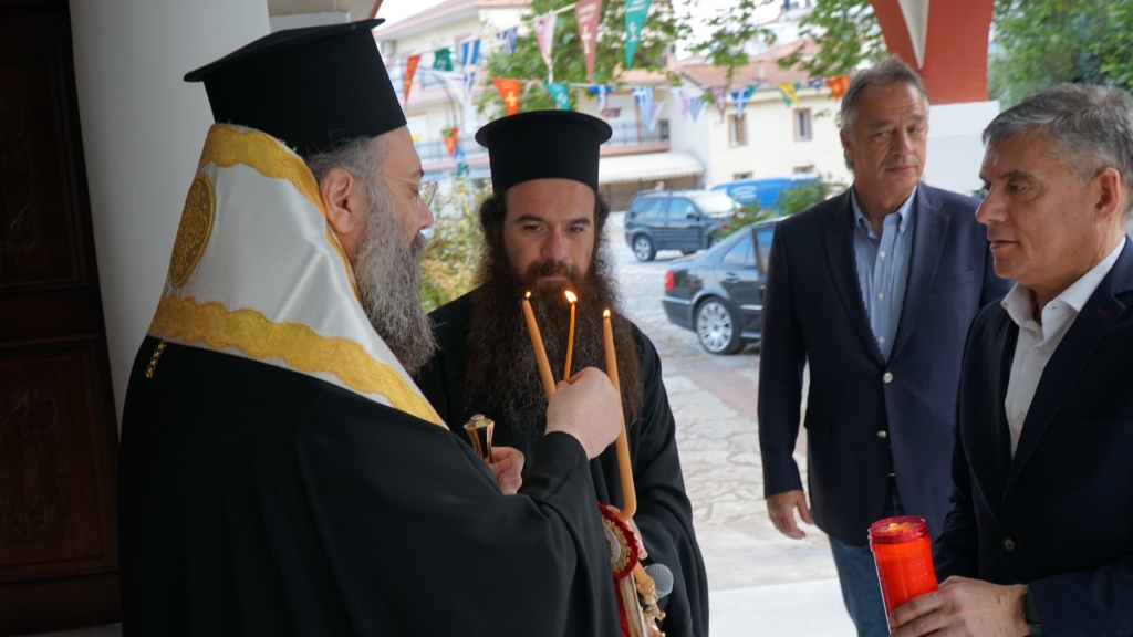 Υποδοχή Αγίου Φωτός στην Ιερά Μητρόπολη Τρίκκης και Σταγών